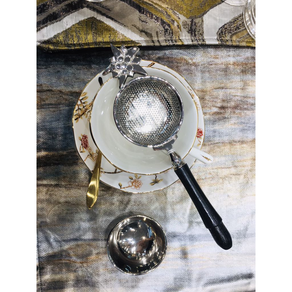 Lọc trà phong cách Vintage hoa văn bạc cán gỗ ROYAL 6624