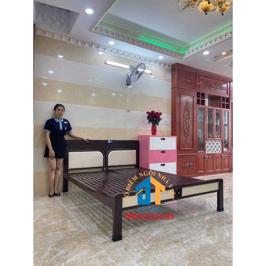 Giường sắt hộp kiểu gỗ Đại Thành 1m6 - Mẫu 03