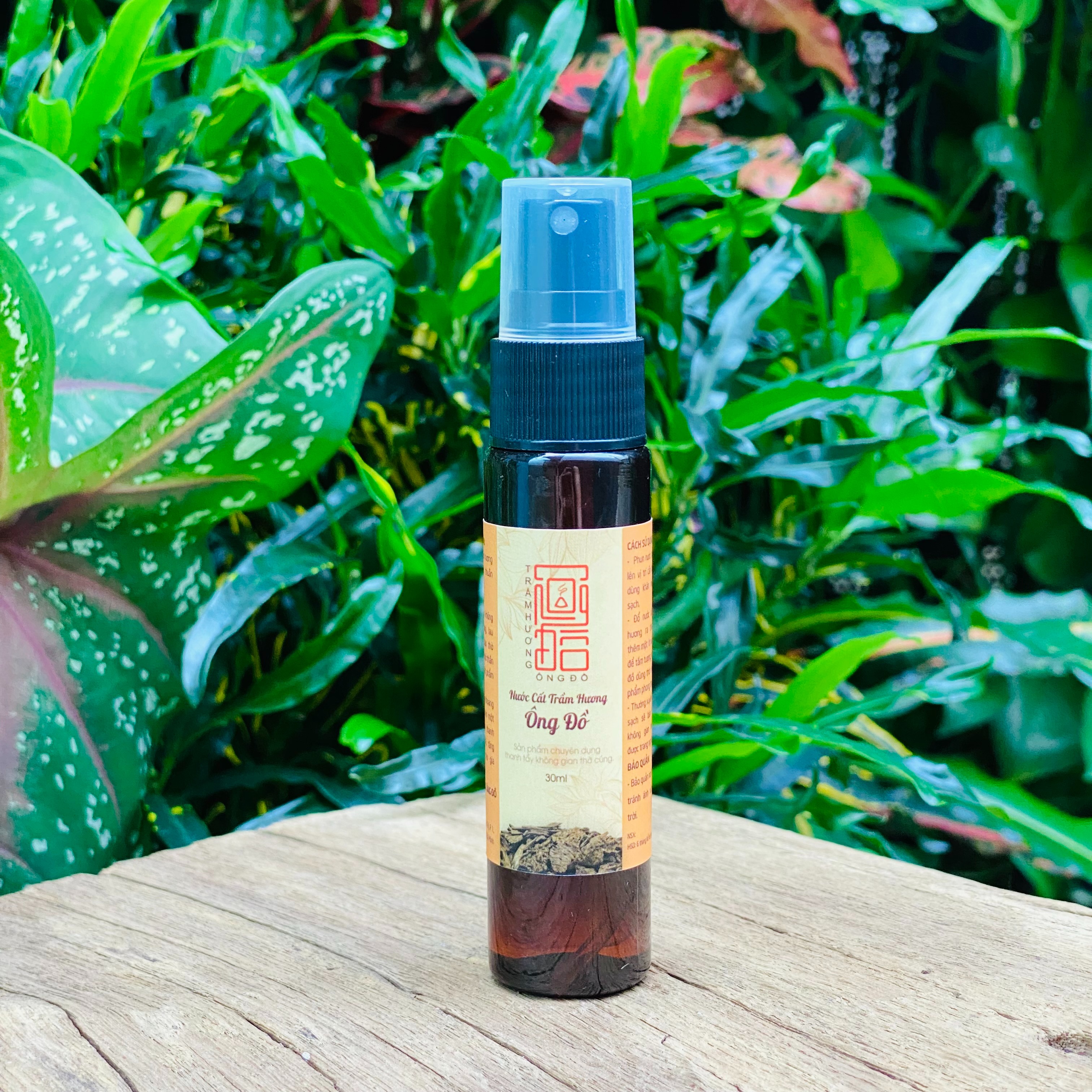 Nước Cất Trầm Hương Lau Bàn Thờ, Thanh Tẩy Không Gian Thờ Cúng, Lau Tôn Tượng Vật Phẩm Phong Thủy