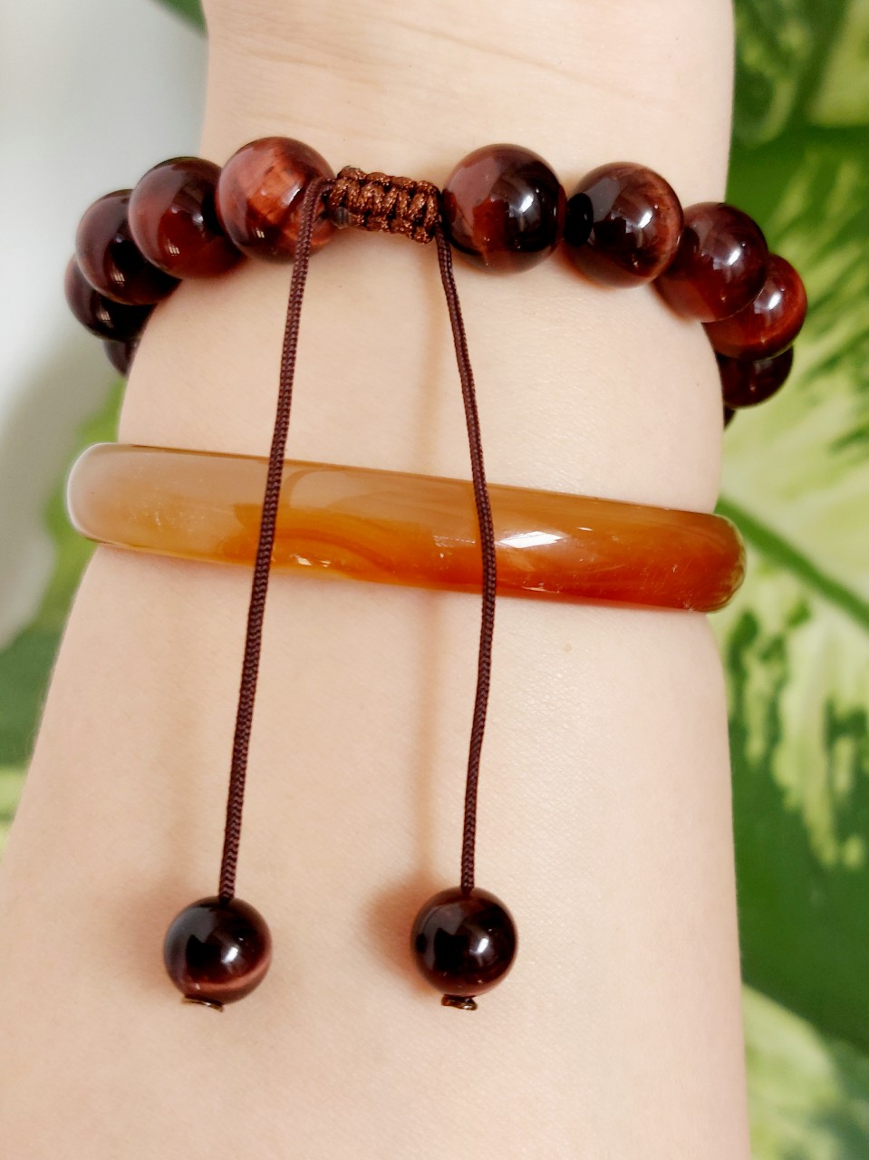 Vòng tay đá mắt hổ nâu đỏ thiên nhiên mix lu thống và hạt charm may mắn