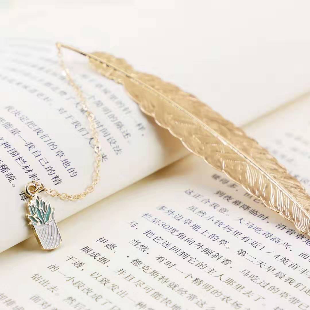 Bookmark Kim Loại Đánh Dấu Sách Hình Lông Vũ Dây Treo - Chậu Cây