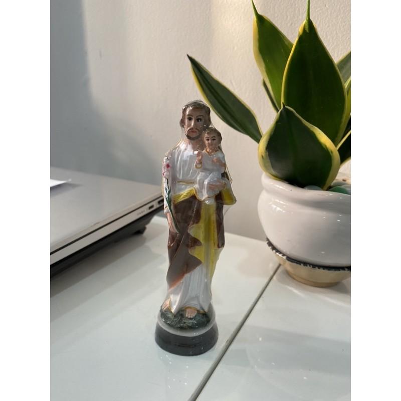 566. Giuse bế Chúa