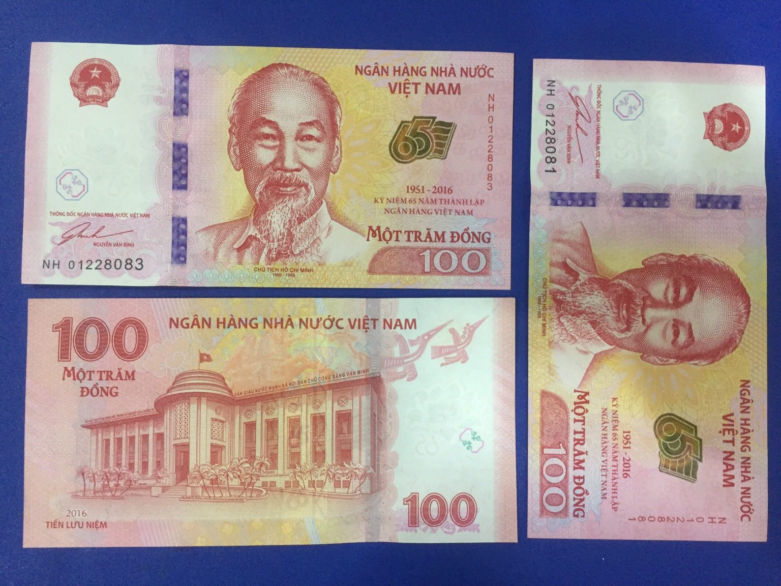 100 đồng lưu niệm