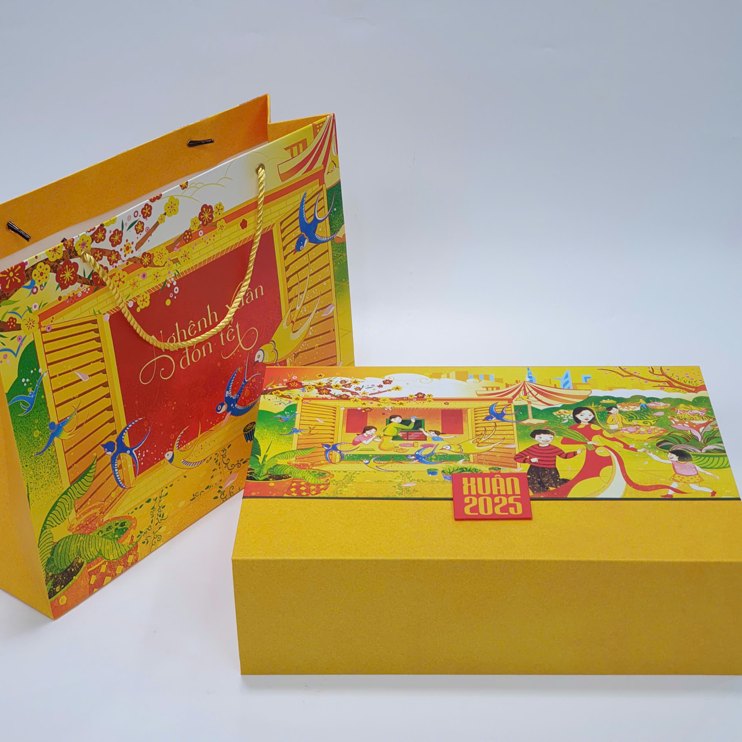 Hộp quà tặng, Hộp quà tết, Hộp bánh kẹo, Giỏ quà tết Sài Gòn Gourmet 2025- SGGM2025HQ02 [kèm thiệp chúc tết và túi giấy]