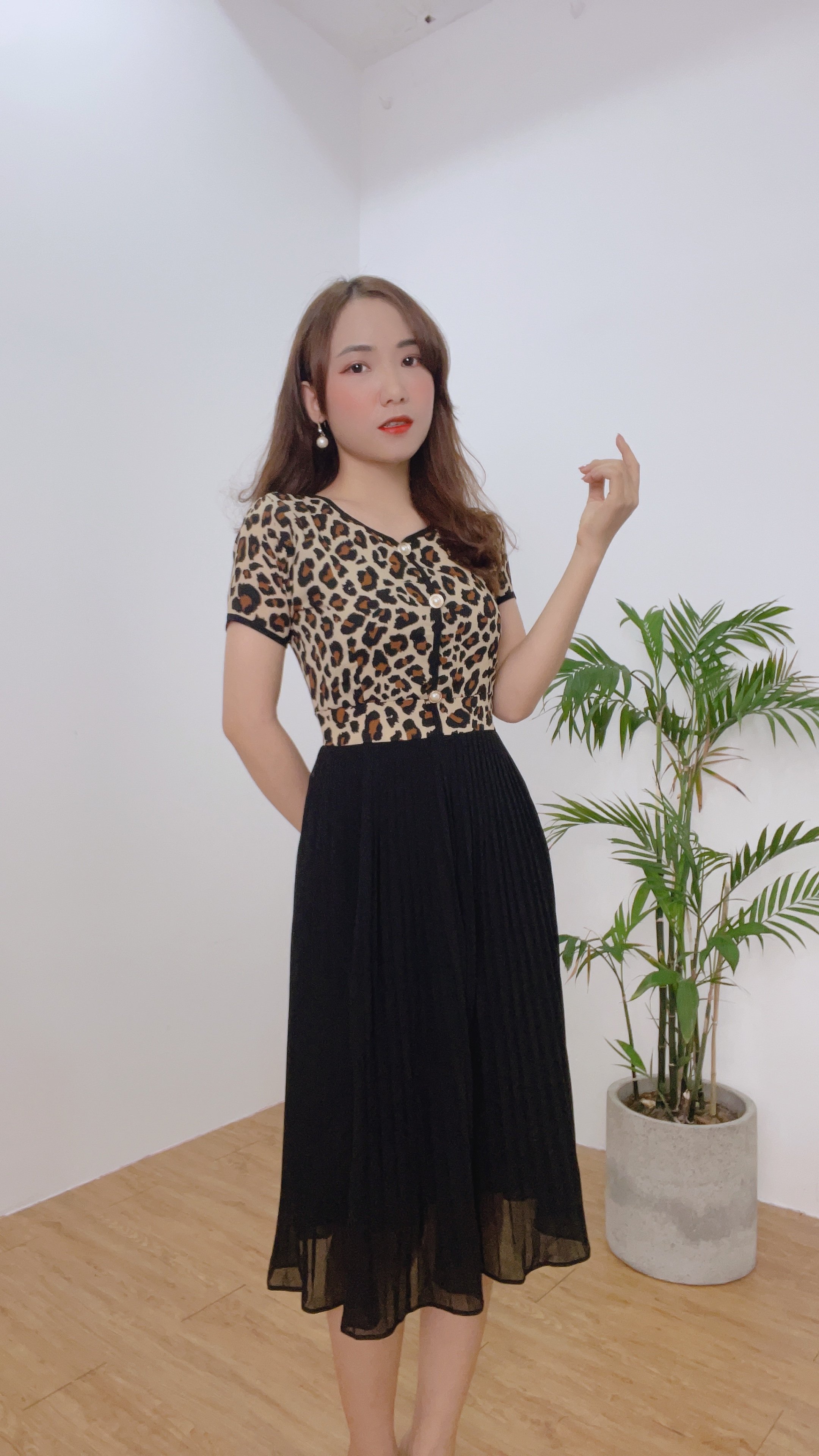 Đầm vol họa tiết phối dập li sang trọng- V06