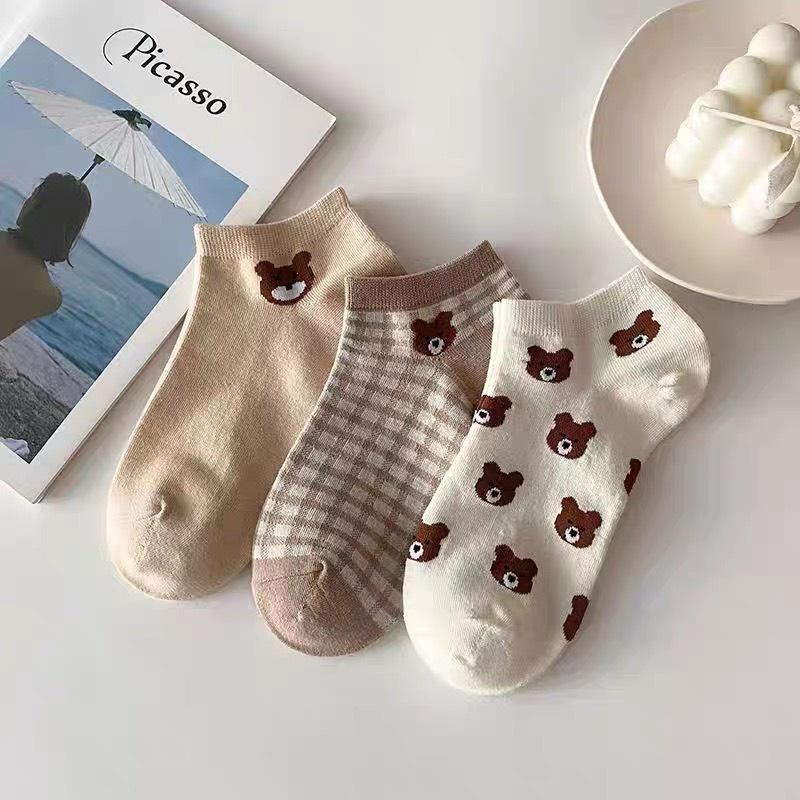 T17- Tất vớ nữ cổ ngắn dễ thương cotton hình gấu màu be mỏng thoáng Urbanize - Chọn ngẫu nhiên