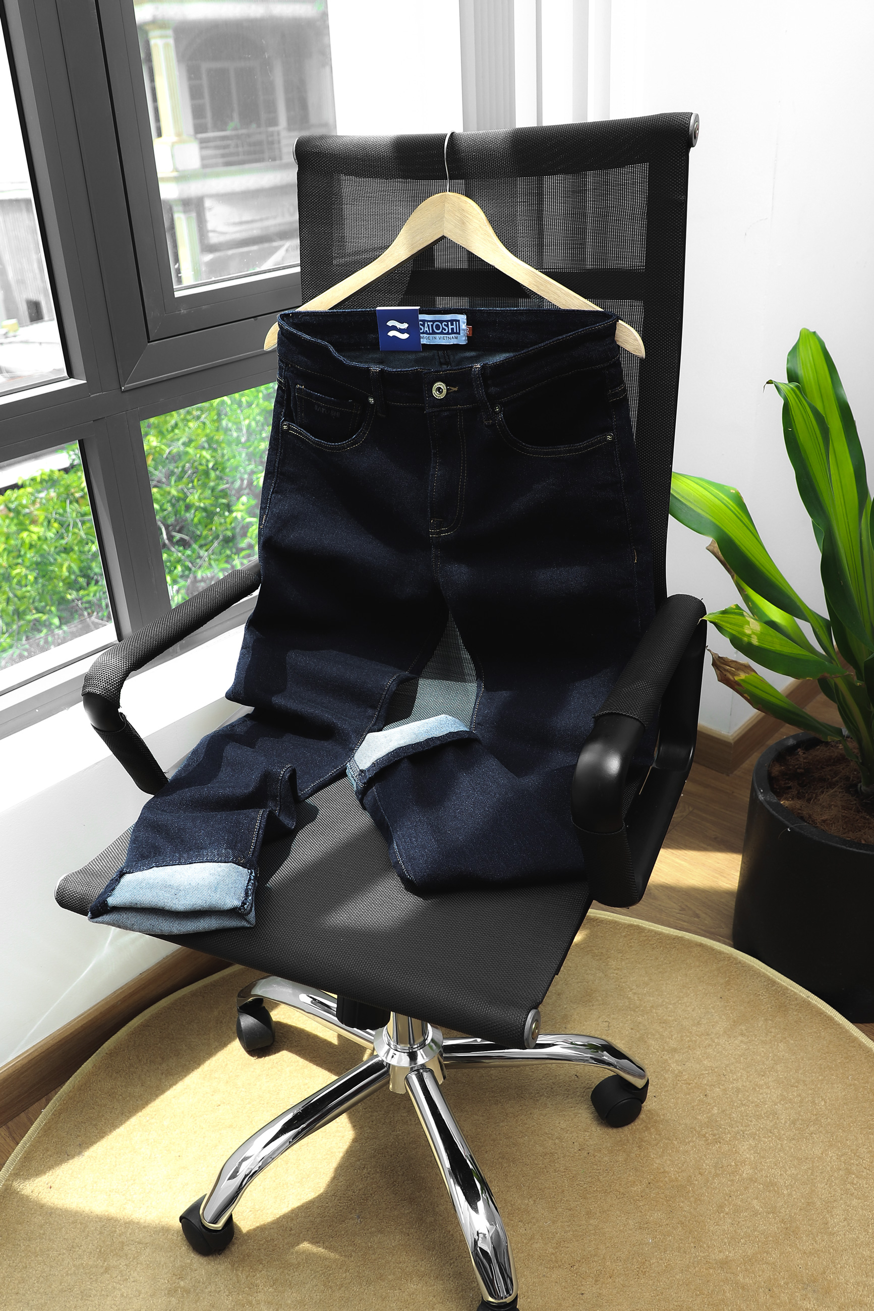 | Satoshi |Quần Jean Nam SATOSHI SAQJ65 form slimfit ống ôm vừa, chất jean co dãn mặc thoải mái