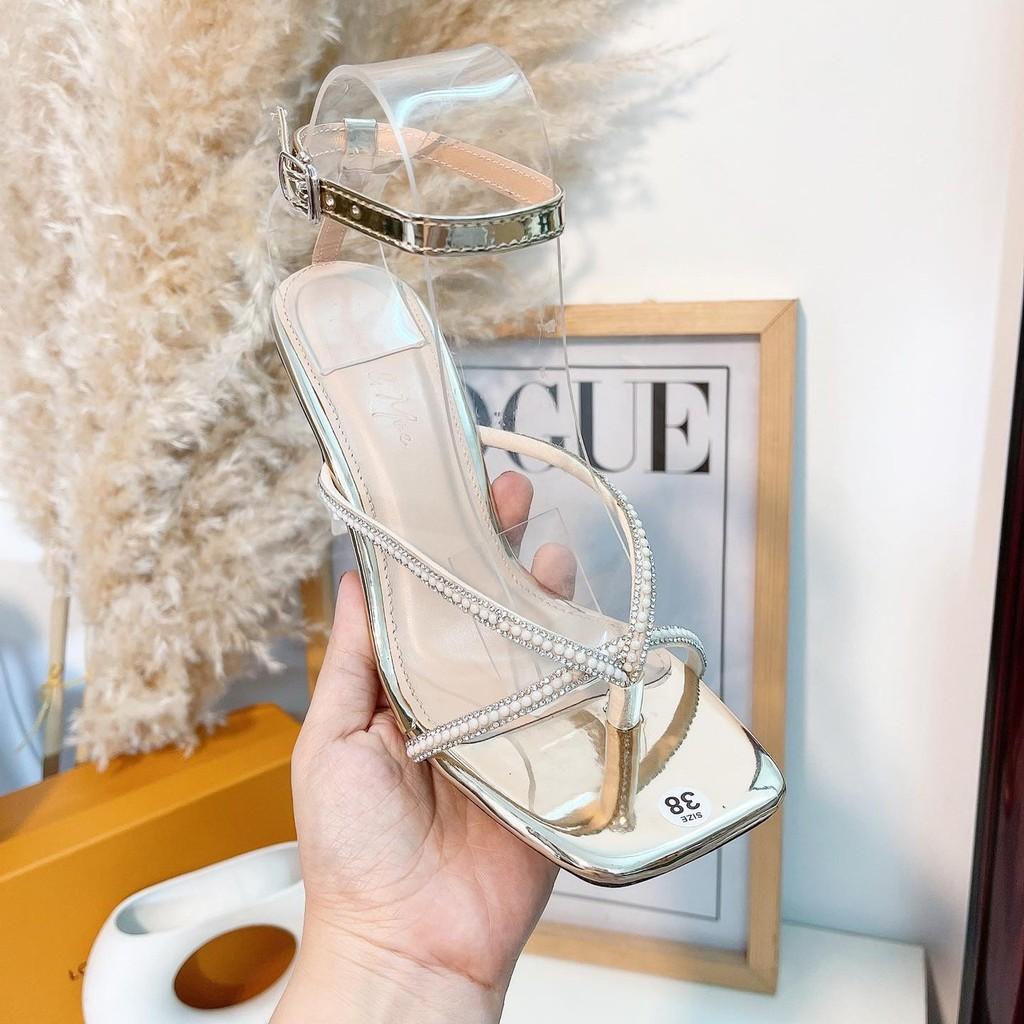 Giày sandal nữ xỏ ngón cục xinh