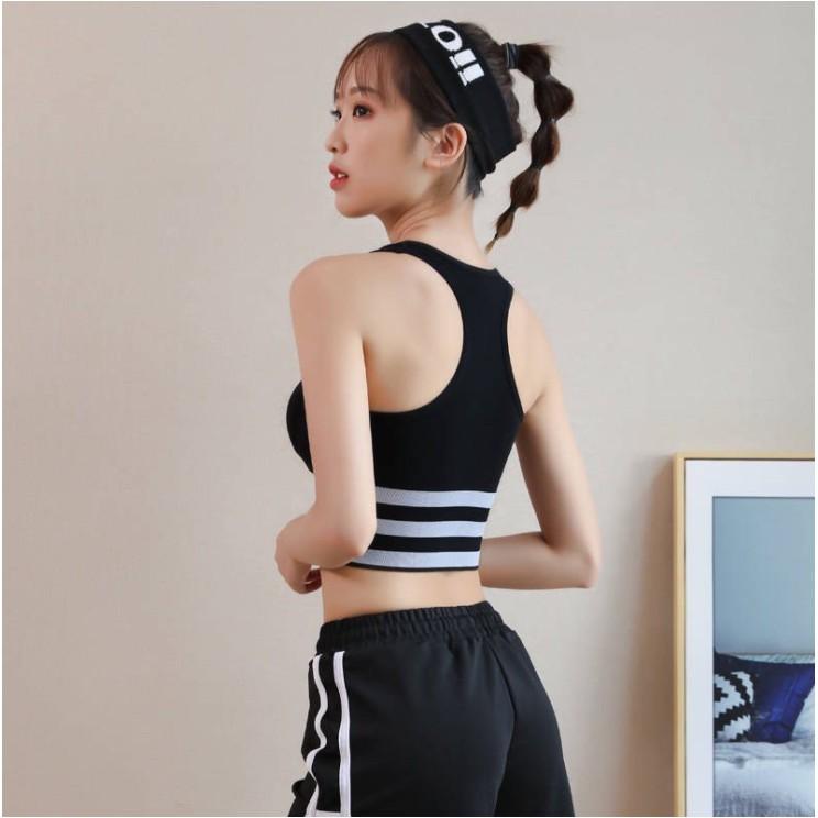 Áo bra tập gym kẻ viền freesize từ 45 - 58kg chất Polyester giúp thấm hút mồ hôi và thoát ẩm