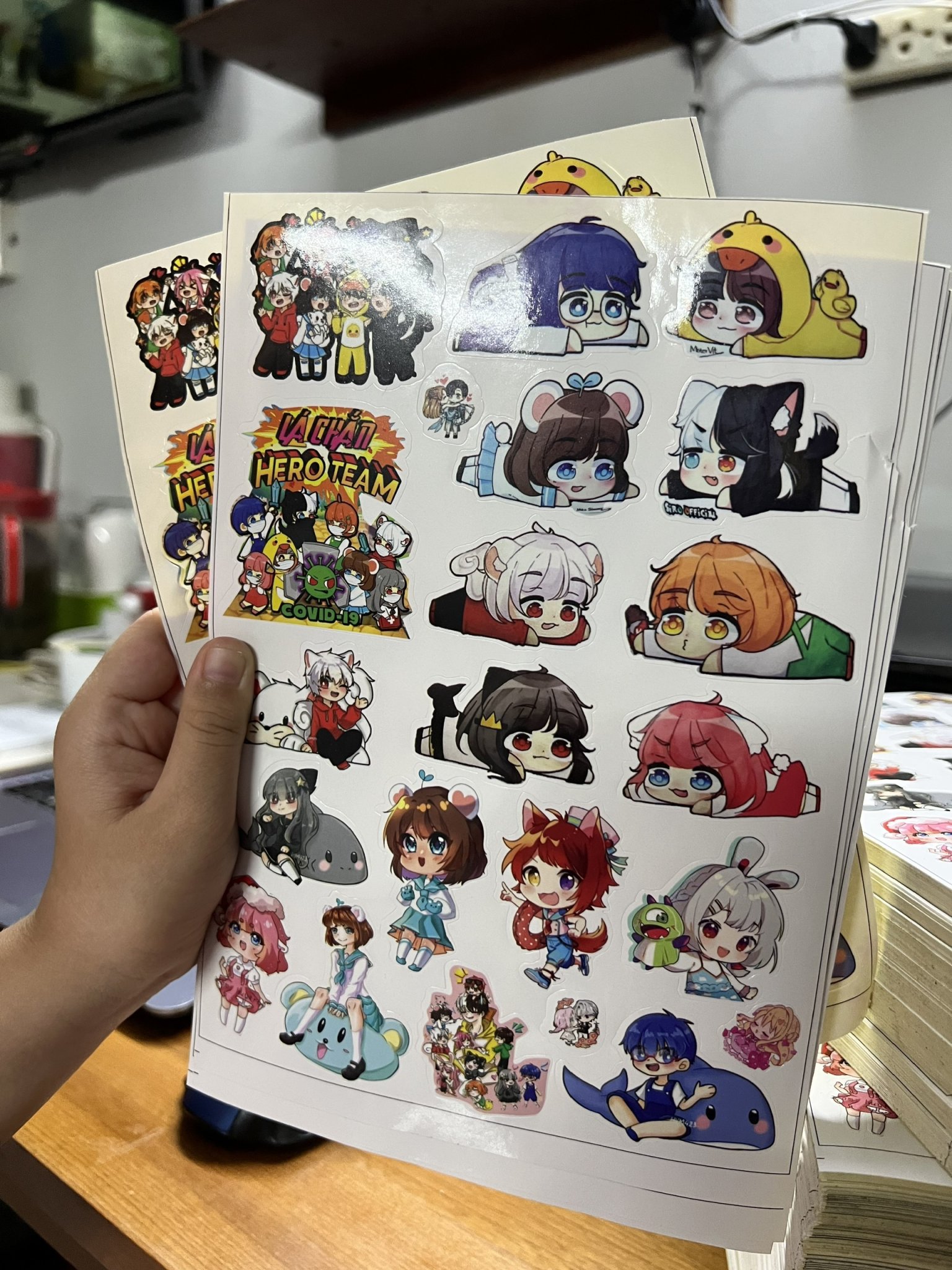 Sticker Hero Team 90 hình dán các nhân vật