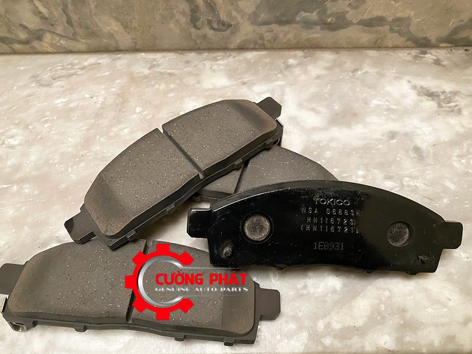 Má phanh trước Mitsubishi Triton, Pajero Sport 2009-2018 mã 4605A284 4605A930