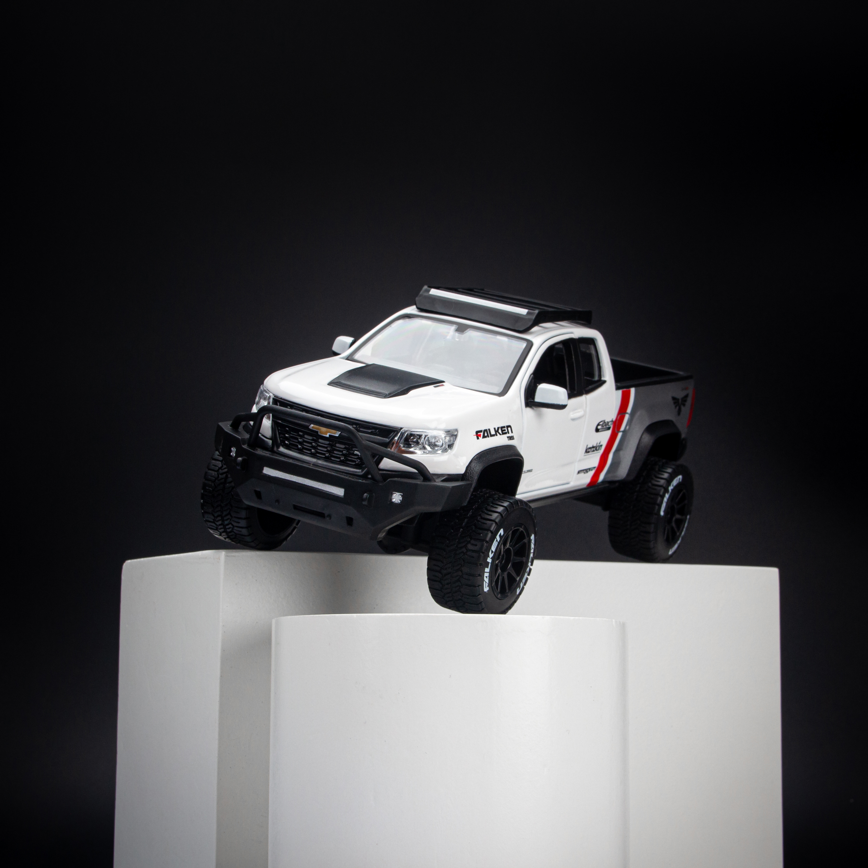 Mô hình xe Chevrolet Colorado ZR2 2017 Off Road 1:27 Maisto - 32534