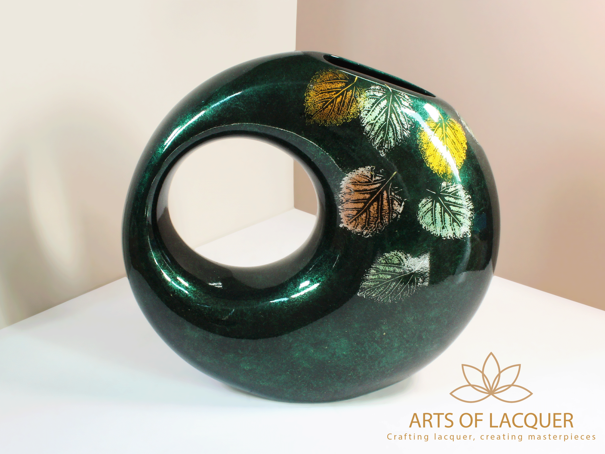 Bình Hoa Sơn Mài Màu Xanh Lam Họa Tiết Lá Mùa Thu