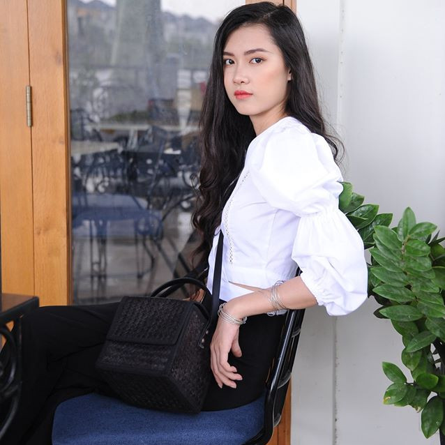 Túi xách cỏ bàng Thời trang hình Lập Phương đeo chéo 16cm x 16cm