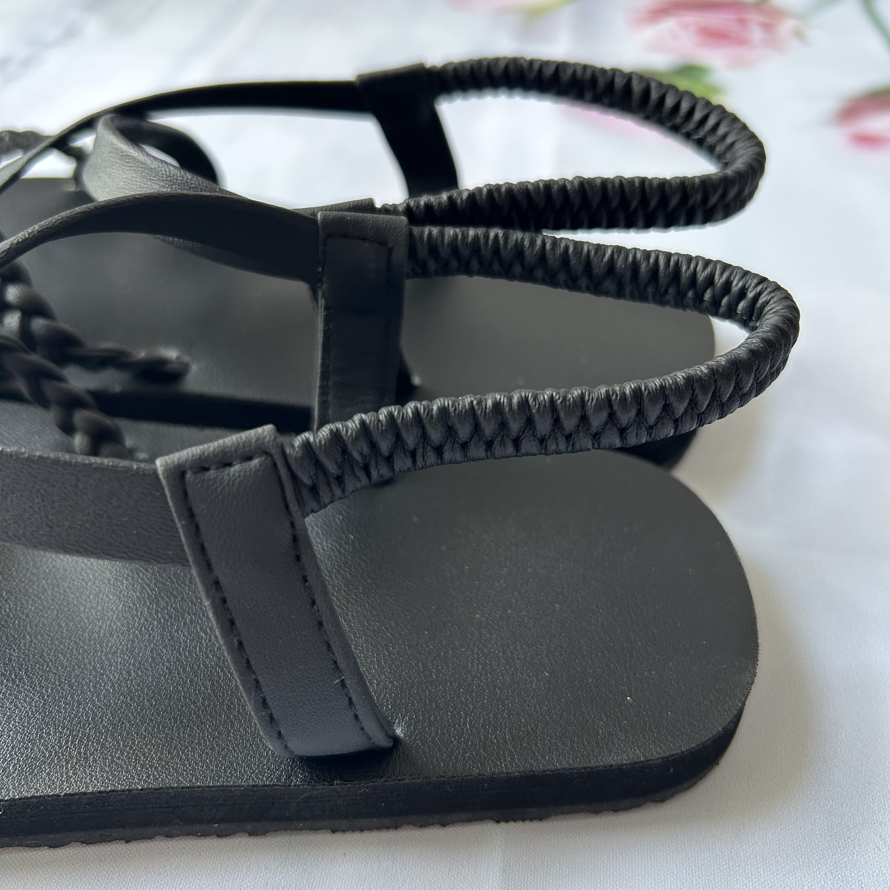 Dép sandal Nữ quai da mềm Đế bệt Cao Su ôm chân LYNA Sandal mã SD45