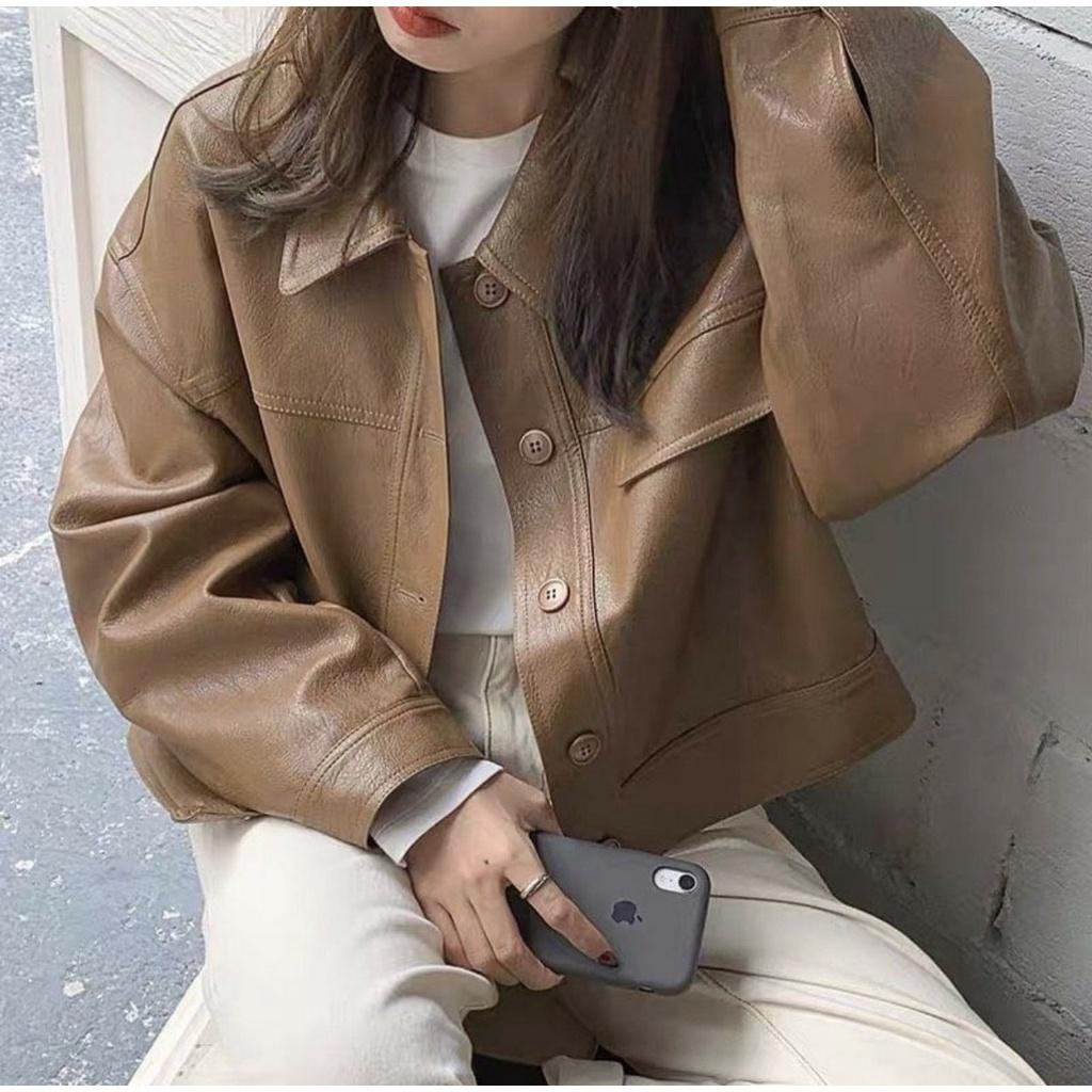 Áo khoác da dáng ngắn cổ bẻ nắp túi ngực 2 màu hàng Quảng Châu Lyn Closet A185L