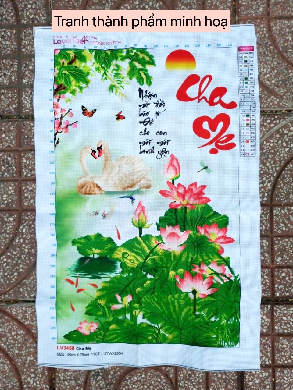 Tranh thêu chữ thập Cha mẹ LV3458, kích thước 50 x 75 cm