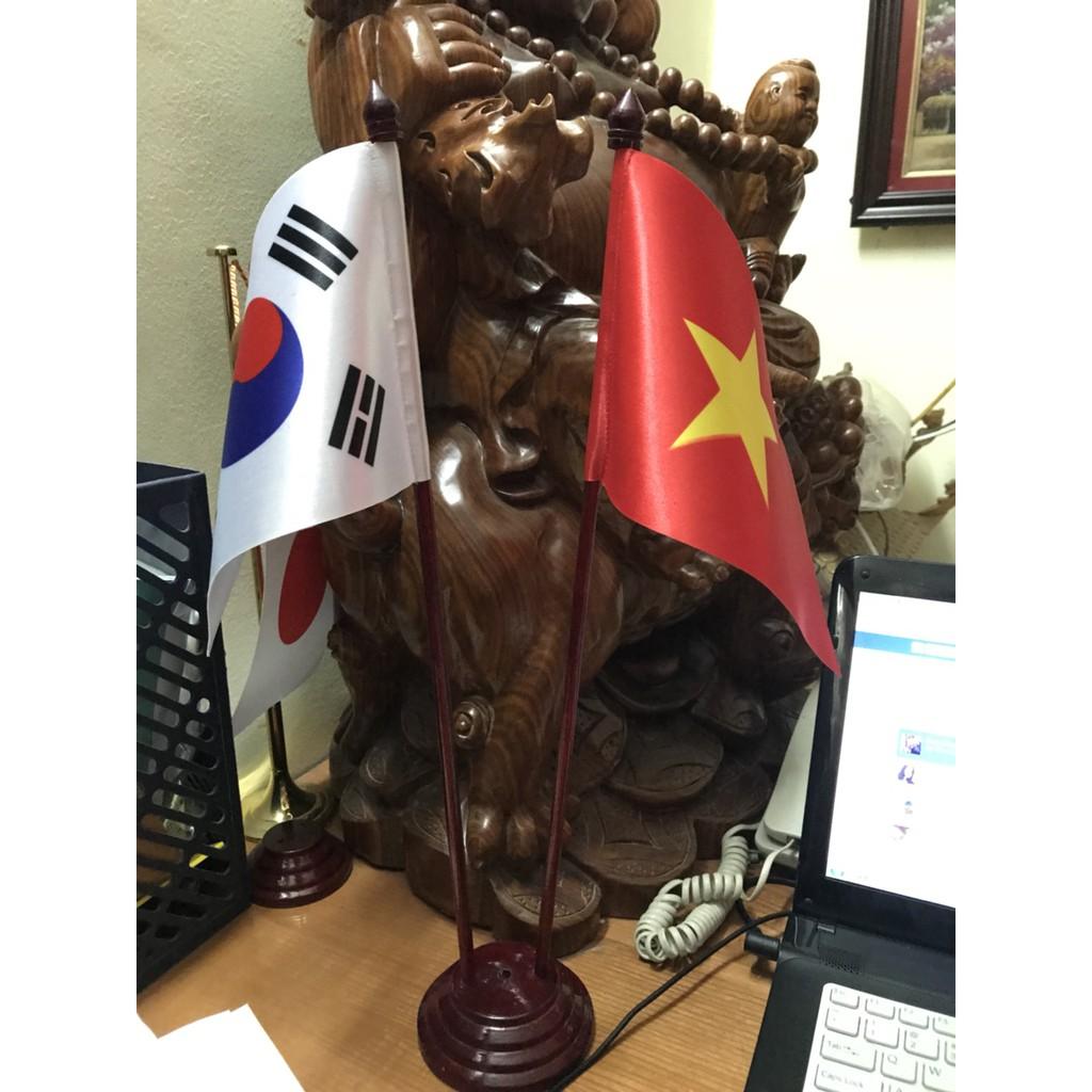 Cờ để bàn đế đôi gỗ