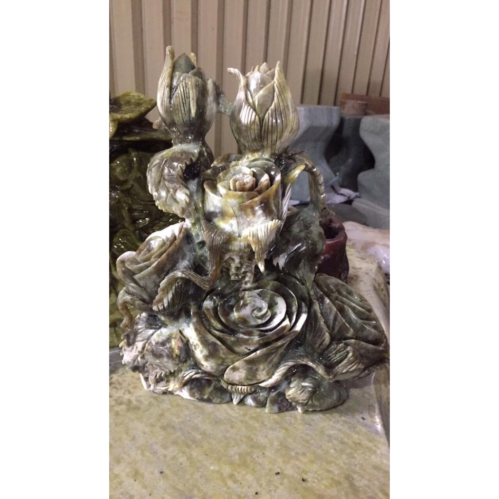 Hoa hồng điêu khắc từ đá ngọc serpentine cao 33 cm