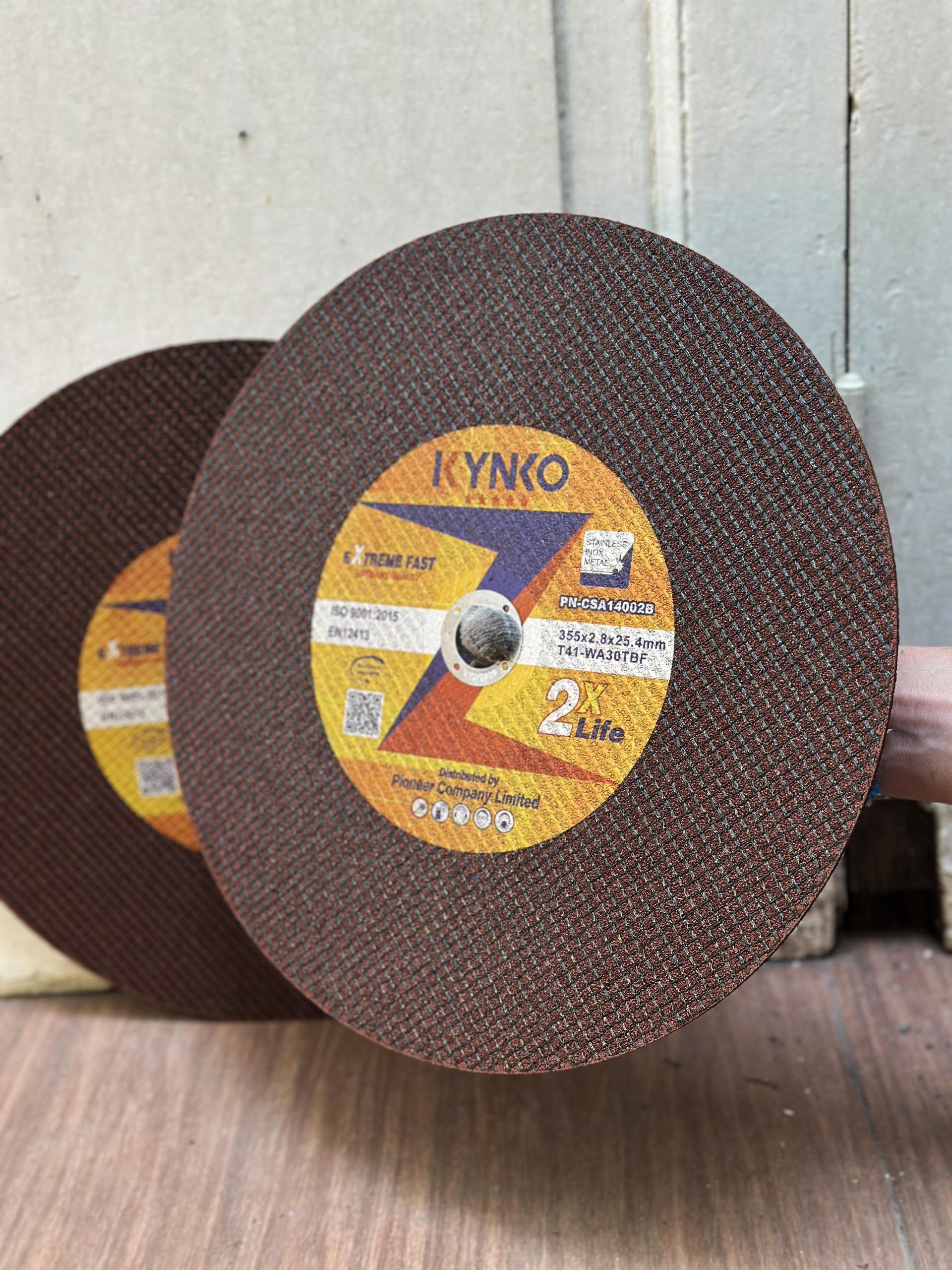 Đá cắt sắt - inox phi Ø 355MM lưỡi liền PN - CSA14002P chính hãng