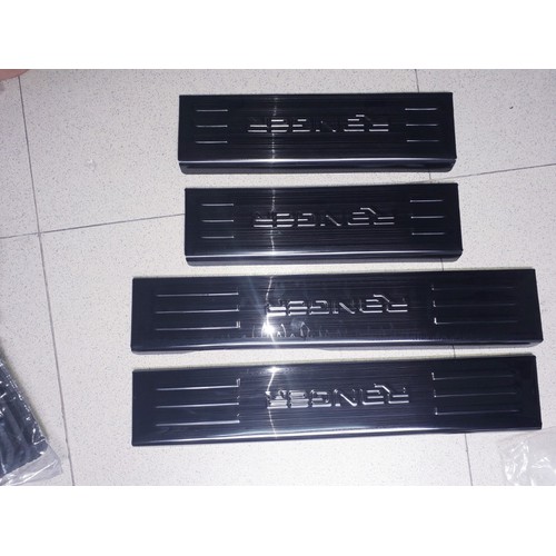Ốp Bậc Chân Trong, Ngoài Titan dành cho xe Ford Ranger 2016 2019 2020 2021
