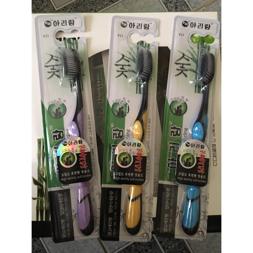 Bàn chải đánh răng Hàn Quốc than tre hoạt tính 921