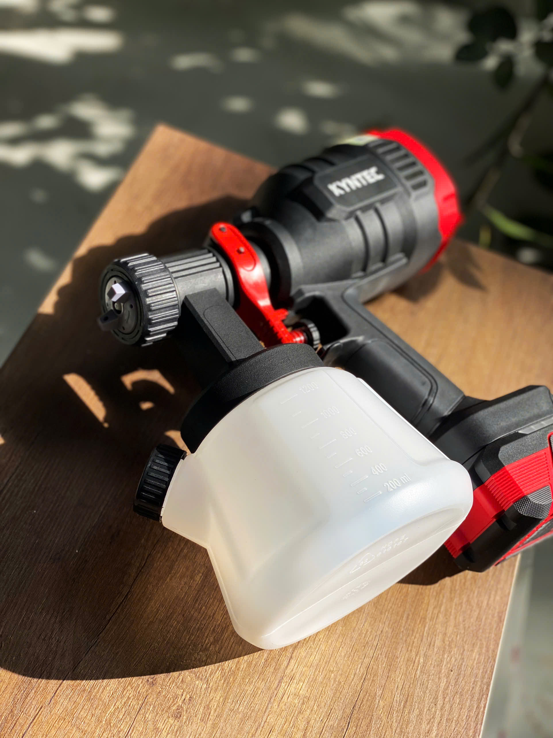 Thân máy phun sơn pin KYNKO KYNTEC 20V V20 - KT81 - 1200 (giá không gồm pin)