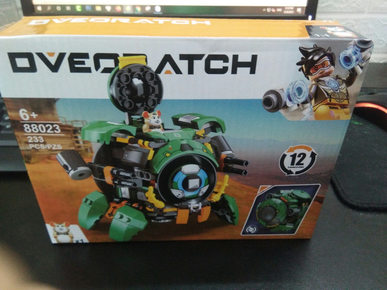 Đồ chơi lắp ghép Overwatch Hamster Wrecking Ball Green 88032 vs White 50029 với 233 chi tiết