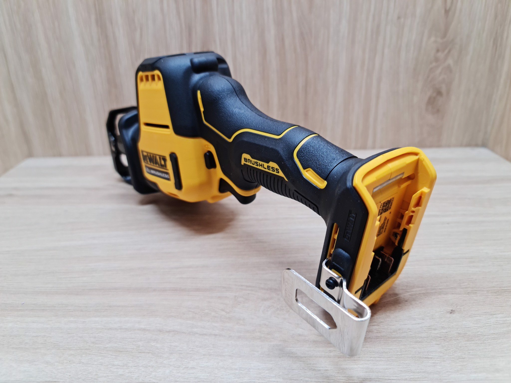 Máy Cưa Kiếm Dewalt DCS369N