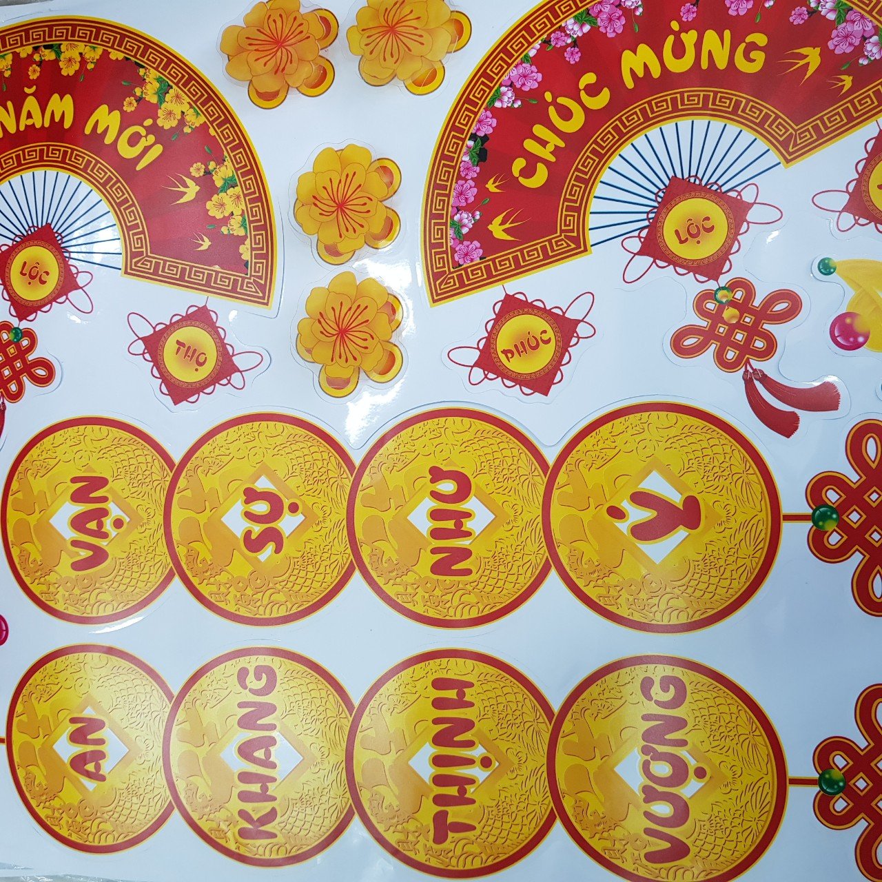 DECAL TRANG TRÍ DỊP TẾT NGUYÊN ĐÁN NĂM MỚI 2022