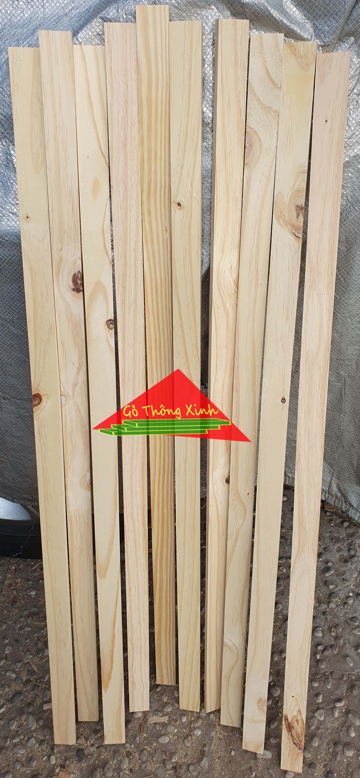 Thanh gỗ thông dày 1cm,rộng 4cm,dài 80cm dùng làm nẹp,khung viền,đóng kệ,đóng vật dụng,trang trí,DIY