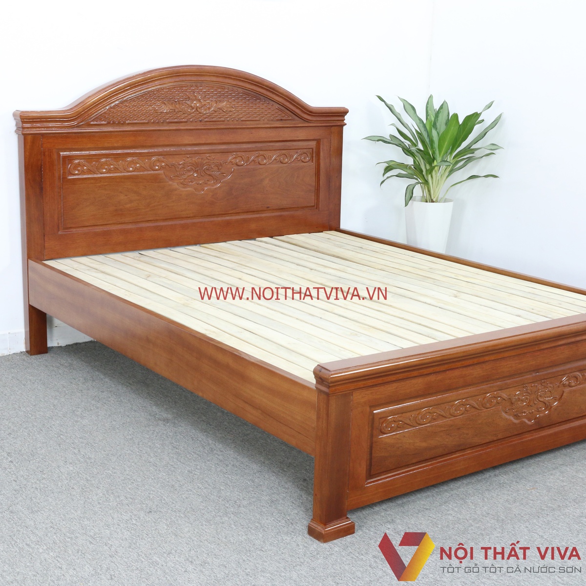 Giường Ngủ Gỗ Xoan Đào Tự Nhiên Đầu Cong Chạm Hoa Văn Caro Cao Cấp
