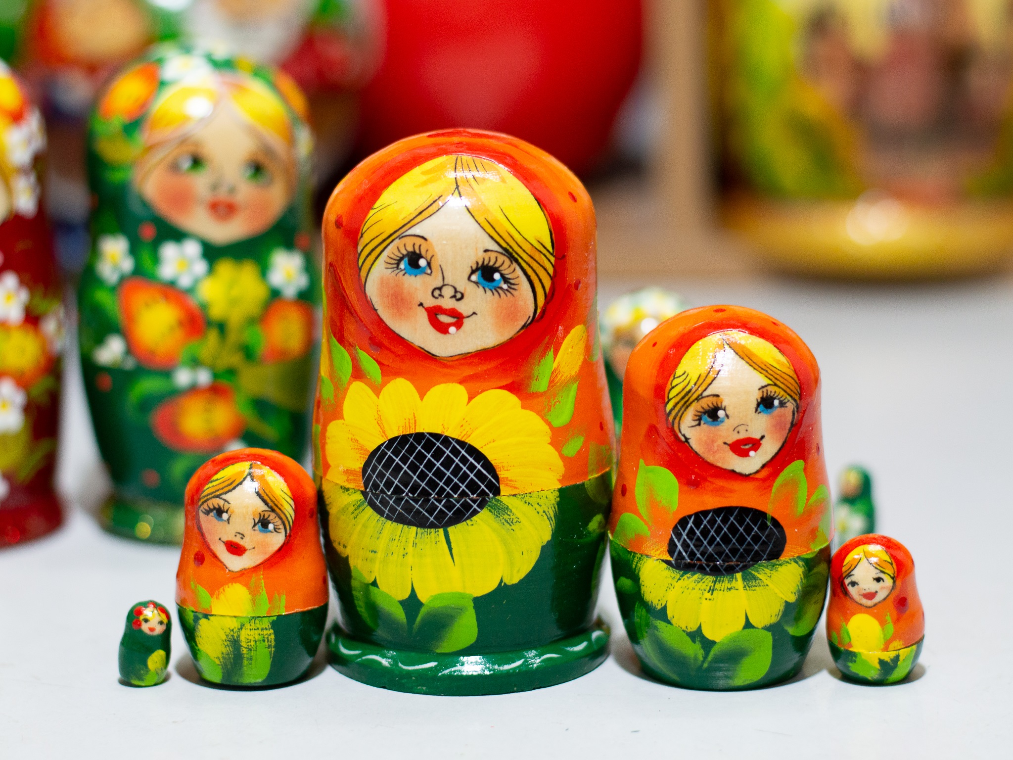 BỘ BÚP BÊ NGA 5 LỚP SIZE 12CM BẰNG GỖ VẼ HOA VĂN "DÂU TÂY"