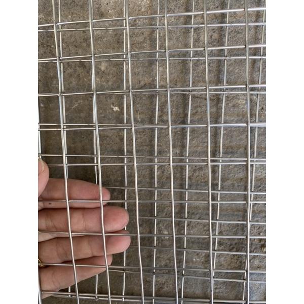 Vỉ nướng, phên nướng thịt bằng inox không rỉ kích thước 30cm x 30cm dày, độ bền cao