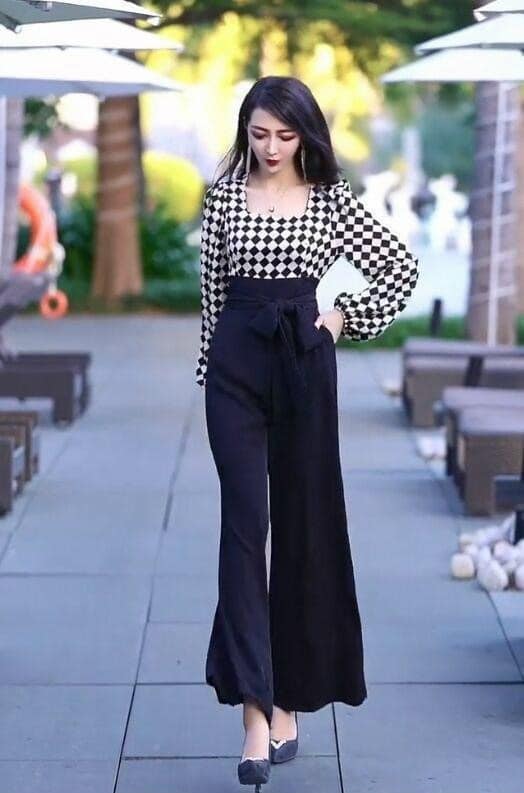 Jumpsuit lụa phối caro tay phồng