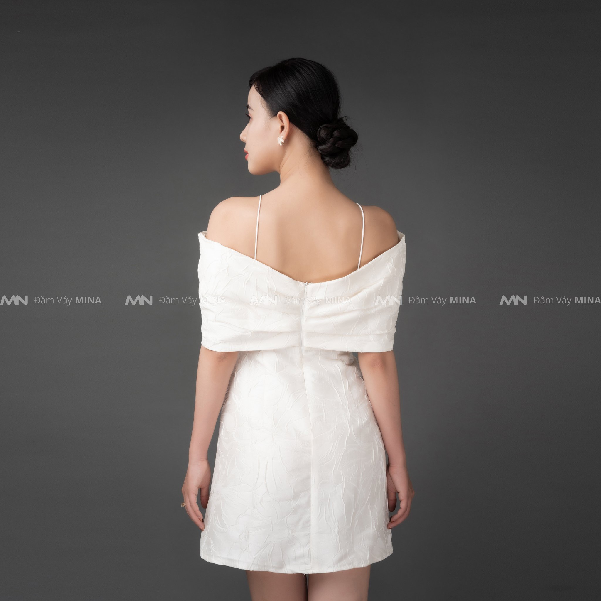 Đầm gấm trắng | Đầm hai dây trễ vai nơ | Đầm ôm body dự tiệc đi chơi siêu đẹp - MN148 - Đầm Váy Mina