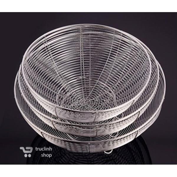 Rổ inox đa năng Rổ có chân đỡ giúp rau củ, quả luôn ráo nước, đảm bảo vệ sinh