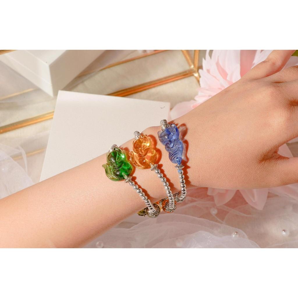 VÒNG TAY HỒ LY TRONG CÁCH ĐIỆU ĐỦ MÀU SẮC