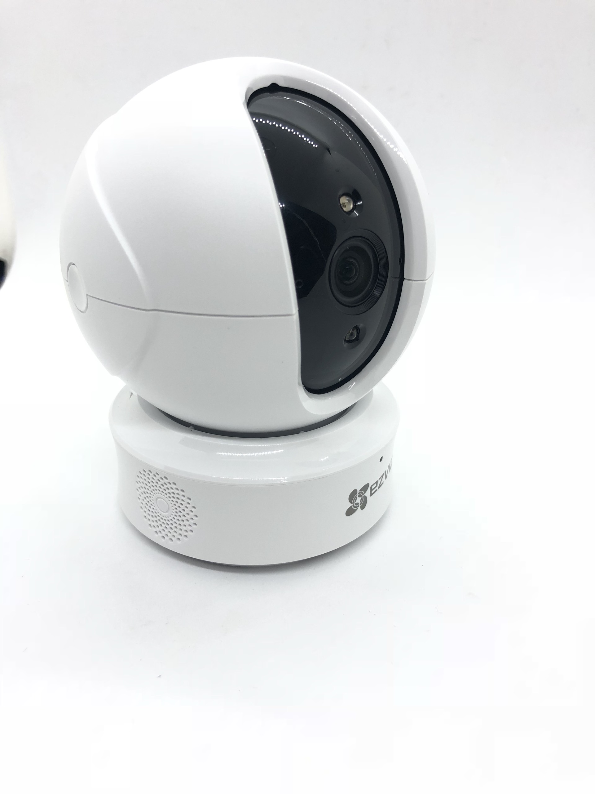 Camera IP Wifi Xoay Thông Minh EZVIZ CS-CV 246 (1080P)- Hỗ Trợ Cổng Mạng- Hàng Chính Hãng