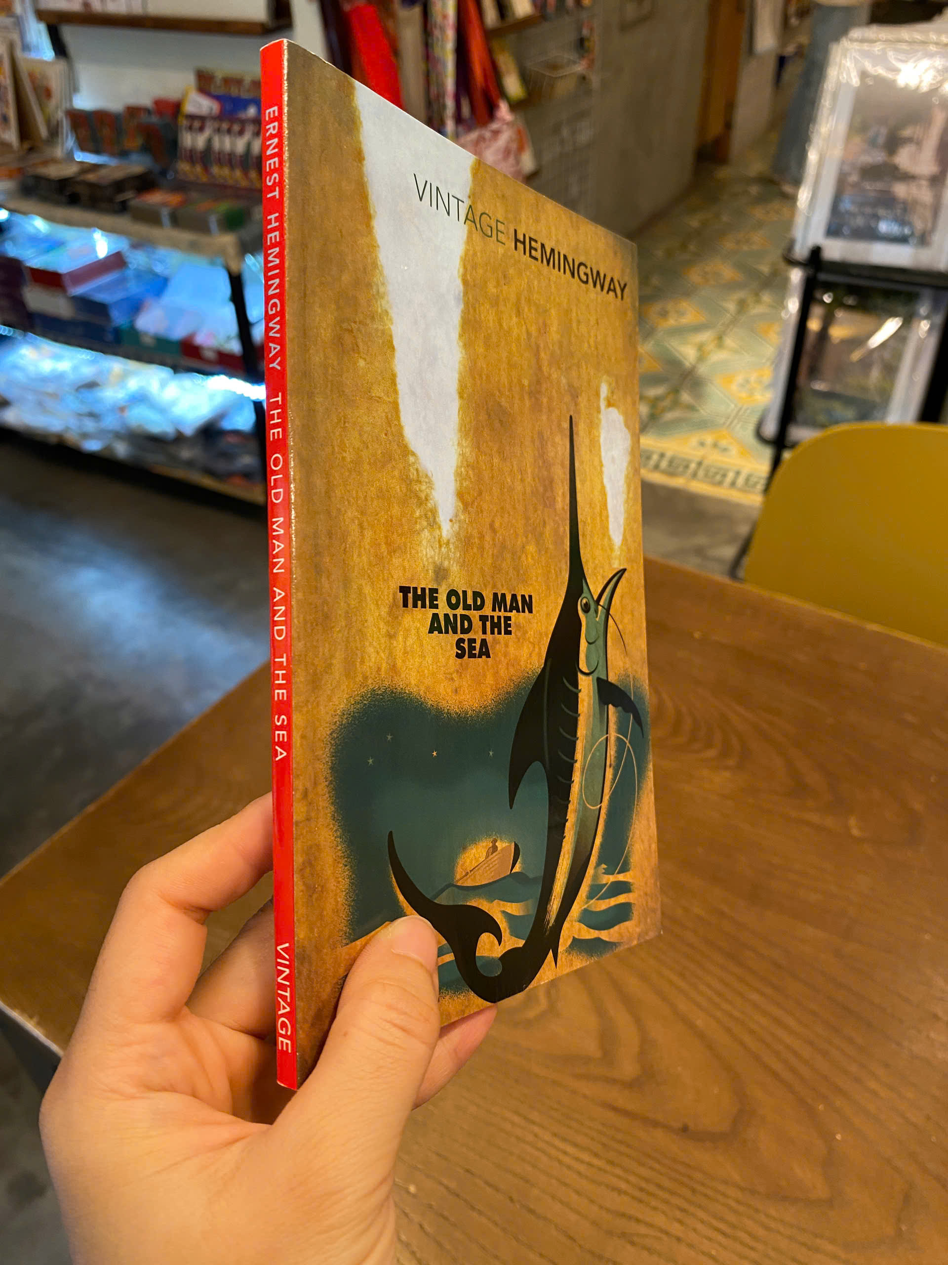 Sách - The Old Man and the Sea (Vintage Classics) by Ernest Hemingway | Classics English Fiction