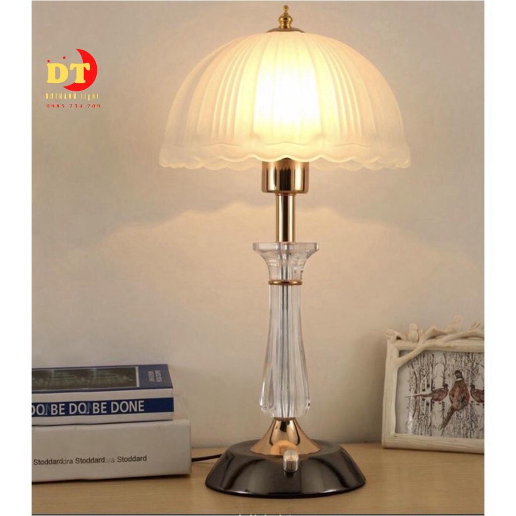 Đèn ngủ để bàn phong cách hiện đại sẵn hàng đèn có tăng giảm ánh sáng HTLK DBN