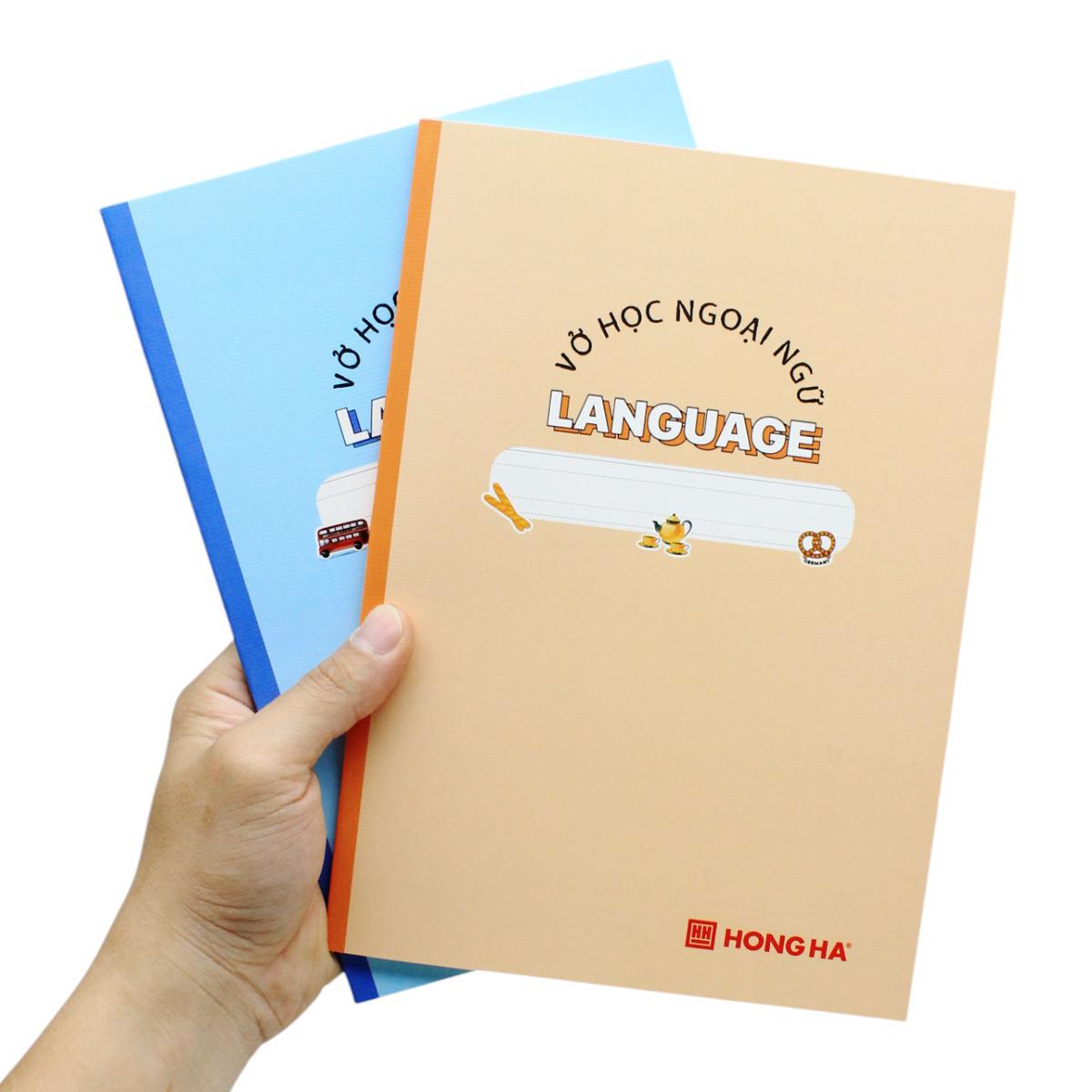 Tập Gáy Ghim Study Language - Tiếng Anh, Đức, Nga, Pháp - 80 Trang 70gsm - Hồng Hà 1464 (Mẫu Bìa Giao Ngẫu Nhiên)