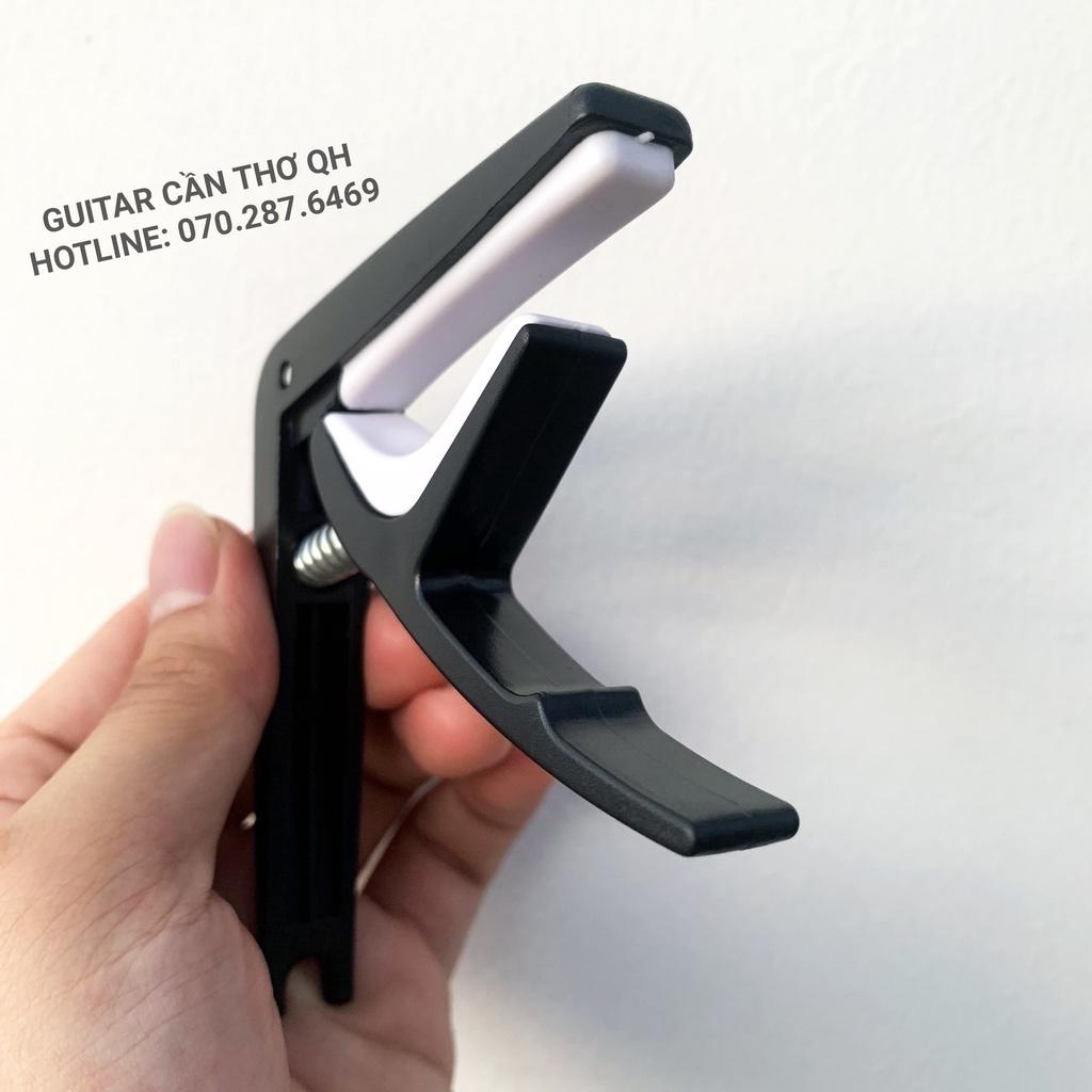 Capo Guitar Acoustic giá rẻ có tích hợp nhổ chốt giữ dây