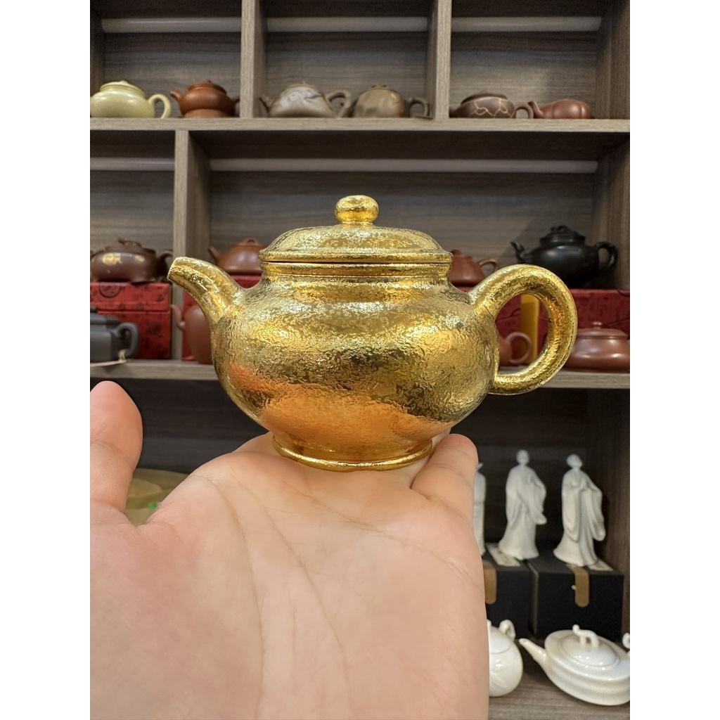 Ấm Tử Sa Xuyết Chỉ Mạ Vàng 200ml – NN Lưu Phụng Anh – Nguyên khoáng Tử Chu Nê – TS376