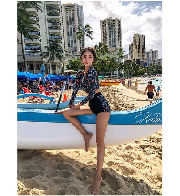 Bikini quần đùi cạp cao tay dài hoa lá