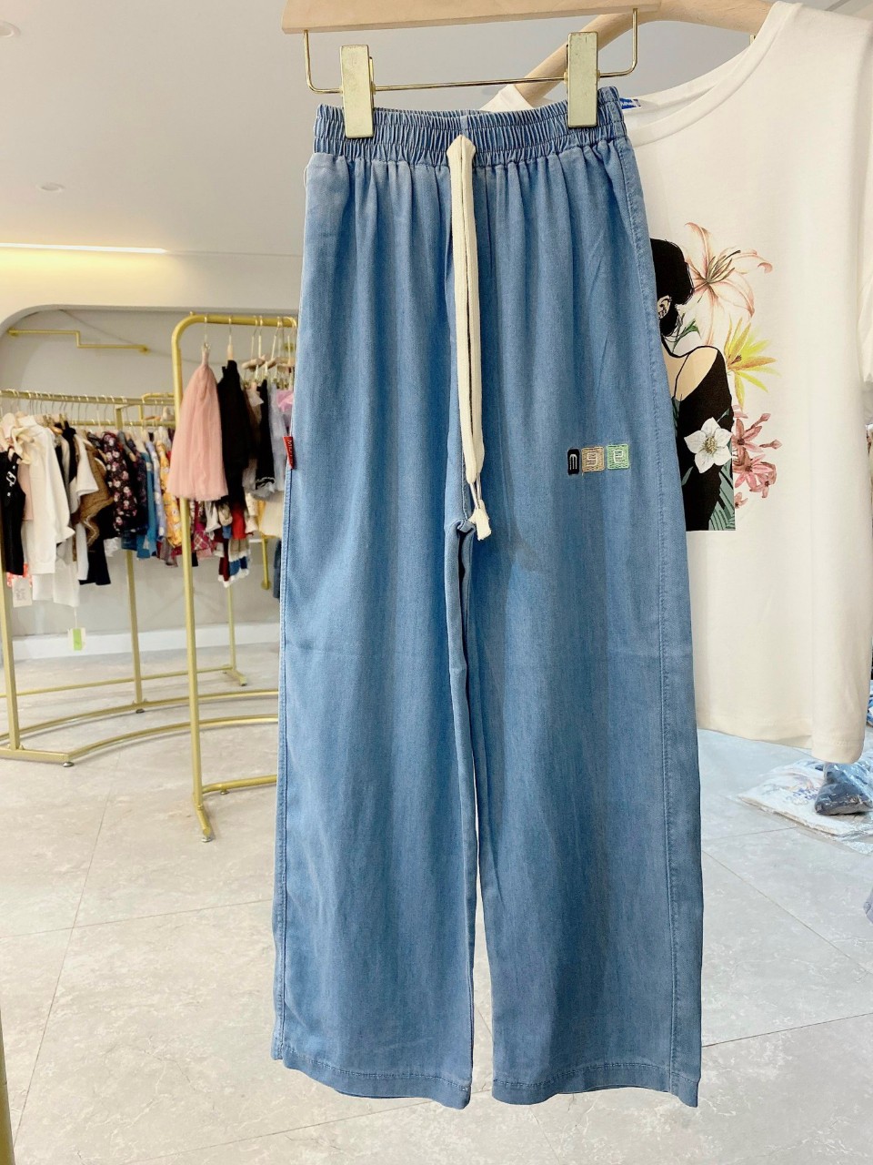 Quần bò giấy cho bé gái ồng sớ size đại 6-12 tuổi thêu chữ m9 vải mỏng mềm mại thời trang mặc được cả 4 mùa