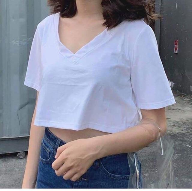 Áo kiểu croptop cổ tim quyến rủ