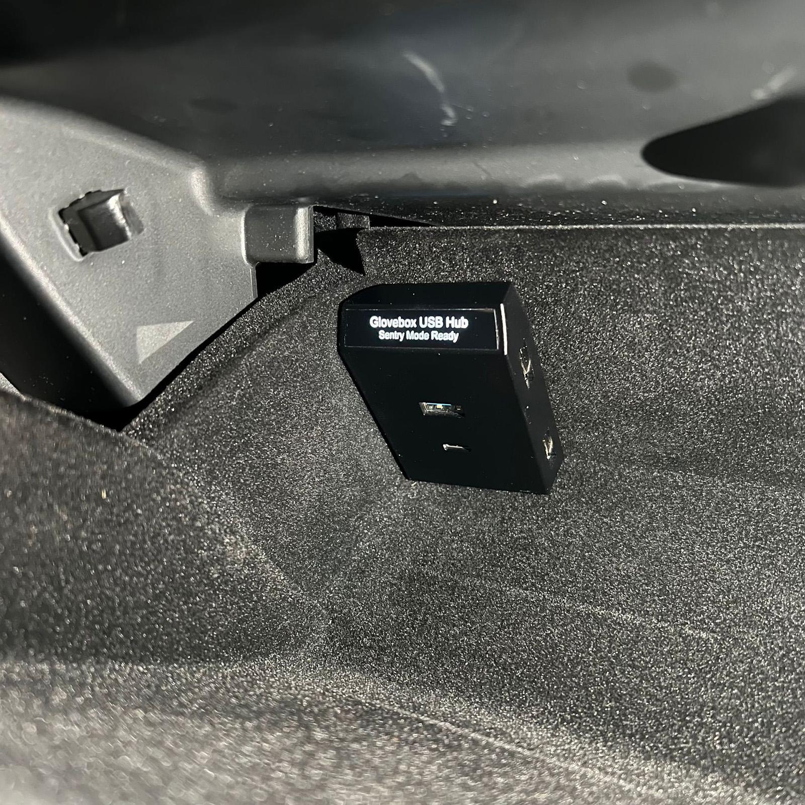 USB Hub Music Listening Fast Charge USB Docking Station for Model Y
