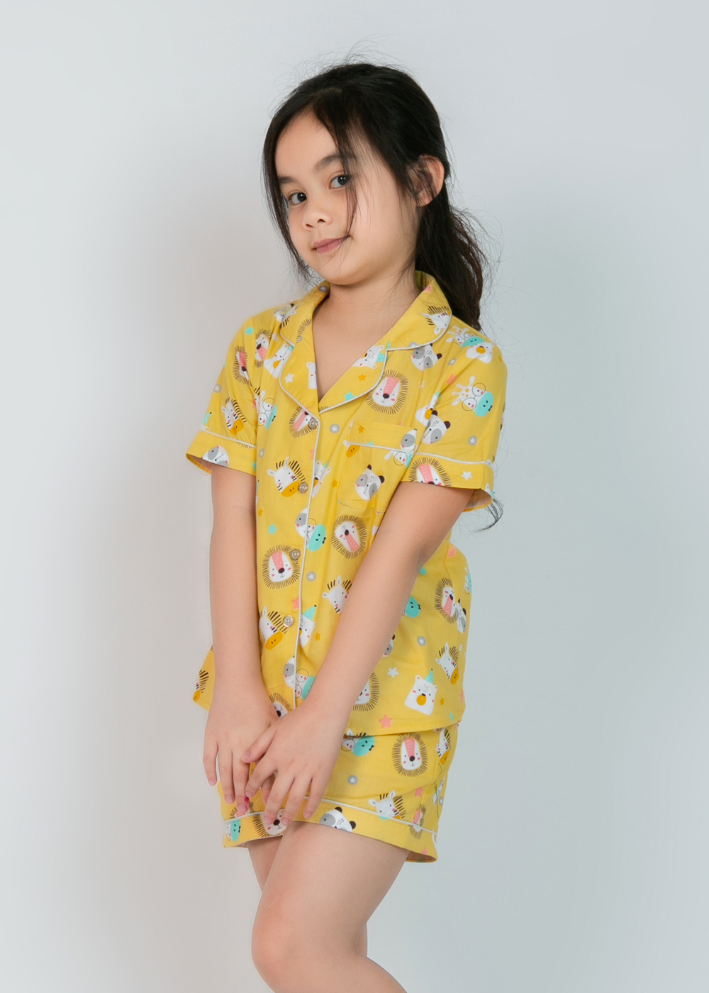 Bộ Pijama bé gái áo cộc quần đùi màu vàng hình đầu sư tử
