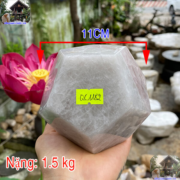 12 mặt đá thạch anh hồng NHA SAN QC1182 Liệu có phải là biểu tượng của tình yêu? – 1.5 Kg (ĐK: 11.5cm)